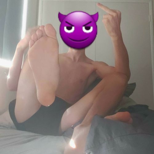 teen-footgod:Lick!!! #master #feet #gayfeetfetish #gayfeet #socks #toes #middlefinger #malefeet #alphafeet #slaves #footporn #soles #feetlovers #feetporn #feetworship https://www.instagram.com/p/B_4lDRPn1YH8OLSKwU9tZqIentbVJEpJuhBdLs0/?igshid=uzcagf9uss9q