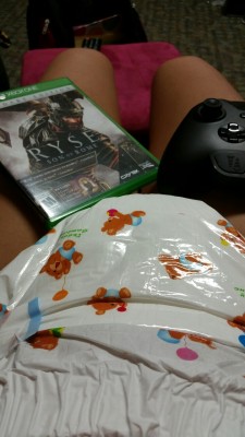 ld-ba:  werenotadulting:  New video game (no bathroom breaks!) and a double padded diaper because he said she can’t be trusted not to wet her diaper too much :(   Dipaers are always the best thing when theres a new video game to play!
