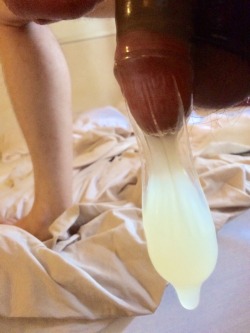 mommylaurassissyfaggot:  gloryholechris:  agooningfaggot:  shybreadexpert:  flickerboi:  I’m a bator beast!!!  Luv to suck the cum out of that condom…then clean ur cock off.  I want to drink that  I would love  to suck that dick   @lauralookingaround