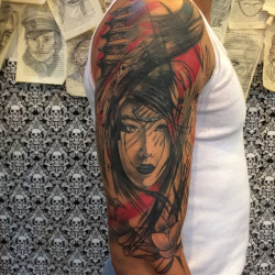 💀✖️ @gabrielwayne.art tatuaje realizado en dos sesiones, estilo trash polka o abstracto, con referencias asiáticas✖️💀 . . . . . . . . . #tattoo #tatuaje #tatu #ink #trash #trashpolka #asia #geisha #abstract #abstracto #rostro #brazo #arm
