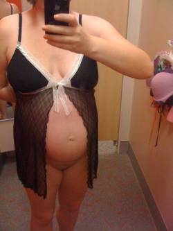changingroomselfshots:  A bit pregnant but still sexy right?