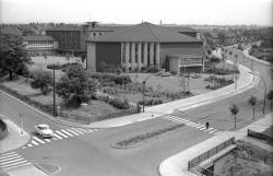 germanpostwarmodern:  Municipal Hall and Märkische Schule (1956-62) in Bochum-Wattenscheid, Germany. Architect unknown. 