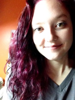 Shitty selfie but I got purple hair 😋