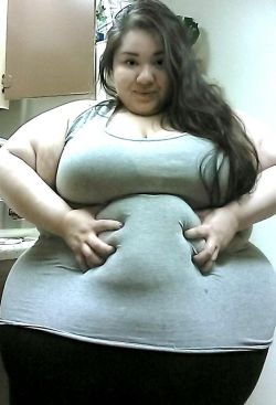 ssbbwfeedee14:  dankiidoll:  I love fat Just sayin’  And if ya don’t know, now ya know ;) 