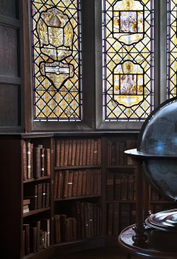 theladyintweed:  Beautiful Libraries:  Merton College, Oxford.   