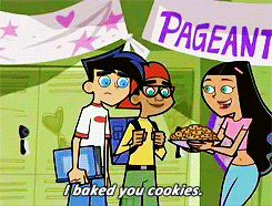 eridayumampora:  gossamer-galaxy:  Step it up trixie  THAT IS PAULINA NOT TRIXIE TANG YOU UNEDUCATED NOODLE 