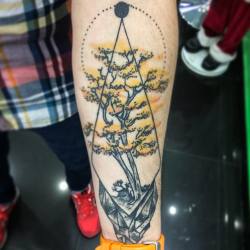Tatuaje realizado al pana @jullzs ya curado al 100% #tatuaje #tattoo #tatu #ink #inklove #araguaney #arbol #tree #color #black #work #yellow #amarillo #brazo #arm #venezuela #curado #healed #colombia #lara #barquisimeto #argentina #gabrielwayne #wayne