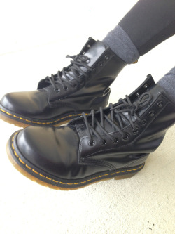 lohanthony:  can’t wait to wear my docs this year jahklafhksd