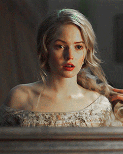onlythelonelysurvive:Ellie Bamber as Cosette in Les Misérables (2018)