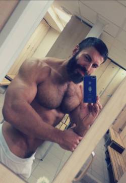 realmenstink: DADDY’S SHOWS OFF AFTER HIS WORKOUT !!!  As is his right.
