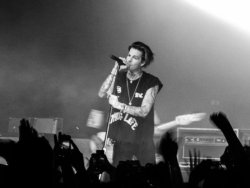 arctecmunkeys:  Jesse Rutherford- The Neighbourhood concert July 7th at The Fillmore Charlotte.  http://www.wccbcharlotte.com/news/featuregallery/The-Neighbourhood-at-The-Fillmore—PHOTOS-266322101.html?m=y&amp;smobile=y 