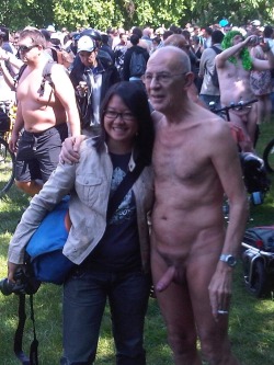 walkingandswinging:  flanneador:  WNBR 2011   Age is not barrier to enjoying public nudity and CFNM