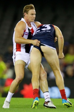 sporthunks:  Melbourne Demon, Bernie Vince, and his hot ass being exposed in today’s AFL round 6 match against St Kilda