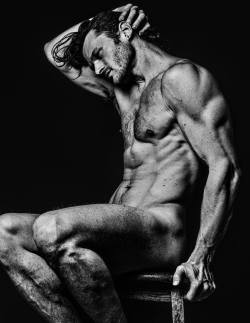 chriscruzism:  Reminded us to one of the most famous sculptures in bronze by Auguste Rodin “Le Penseur”; this a real true fine digital art photography by Joseph Hammond capture in a full artistic nude Professional Vine &amp; Instagram Showoff and