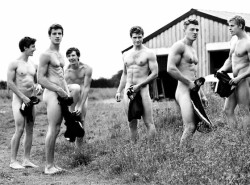 yaytheinternet:  British Rowing Team Poses Naked to Help Fight Homophobia