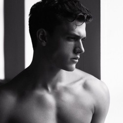 bishounenirl: Xavier Serrano: Spanish model Instagram @xserrano9 