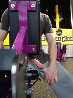 furrytrade:  I wish that was at my planet fitness 😈Follow both of my blogs @ http://furrytrade.tumblr.com/ &amp; http://dirtyrabbithole.tumblr.com