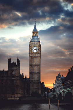 mistergoodlife:  Big Ben, London. Big Ben is the nickname for the Great Bell of the clock at the north end of the Palace of Westminster in London, and often extended to refer to the clock and the clock tower. The tower is officially known as the Elizabeth