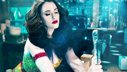 thefeistykitten:  Guhhh….. what I’d do to Kat Dennings…Yeah. I know I say it all the time.  How I think I look when mopping/sweeping at work.  How I actually look: 