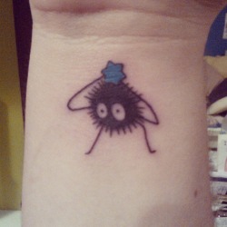 fuckyeahtattoos:  My soot sprite done just yesterday (December 27th, 2012) by Audrey at Bugaboo tattoo in Hammond, IN. I just thought they were adorable, and I love all of Miyazaki’s films. It was so hard to make a decision on just one thing from his