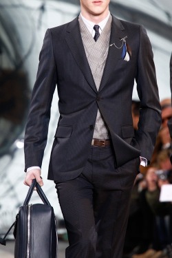 suitboss:  Louis Vuitton Style…More suit inspiration right here…. 