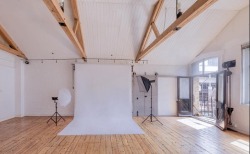 studiohire-photographic:  Swing by… Stunning heritage listed studio in  Central London. With rope swing.  Features include antique fireplaces, century old industrial doors and chain winch,Louis XIV mirror, Harrods black velvet chaise longue, cobalt