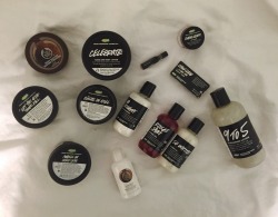 la-diablareina:  jewlsies:  jewlsies:** mini lush giveaway **(please don’t delete the text)hey guys! I’ve decided to give a few of my favorite lush products to one of you guys because you all are the bomb dot com and have recently been even more awesome