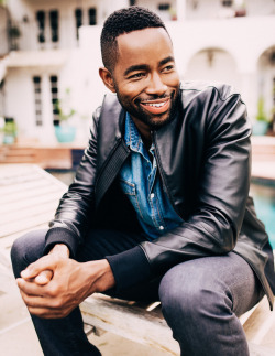 virgules:Jay Ellis: “You can try your passion for a while and see if it works and if it doesn’t, at least you tried. I think that’s why I quit my job and went back to acting. I said this is what I’m going to dedicate my life to doing because