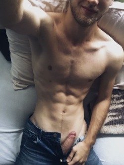 mr_anonymous94: Guys in jeans- yay or nay?so much torso