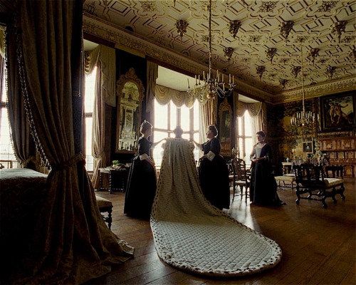joshoconors: Some wounds do not close; I have many such. One just walks around with them and sometimes one can feel them filling with blood.The Favourite (2018) dir. Yorgos Lanthimos