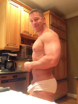 guysthatgetmehard:  in the kitchen with abb  Fuck yeah!