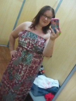 toeach-theirown-xxo:  I was trying on other things but someone left this in the dressing room so I said why not.