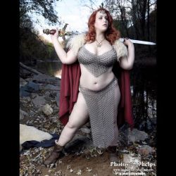 Red Sonja take no bullshit .. here we have @peachsauceplus  embracing her inner battle warrioress while showcasing her remind Curves! #plussizemodel #plussize #baltimorephotographer #effyourbeautystandards #redsonja #cosplay #sexy #conan #gingergoddess
