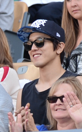 [Photos] Jung Yonghwa au Ryu HyunJin’s Game (LA Dodgers) à Los Angeles (27.05.2014) Tumblr_n6813dfT7M1t2pbr2o6_r1_400