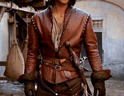The Musketeers - Page 6 Tumblr_n3m35tOzlw1sp0p54o2_250