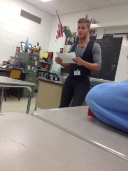 neneboy:  twoarmedwoman:  roy-ality:  whisp-s:  My sub in math was the biggest babe  your sub in math looked like he can get it  Why in the hell is he subbing  He knew that he was gunna fuck with people in that outfit   www.gays101.tumblr.com—— Follow