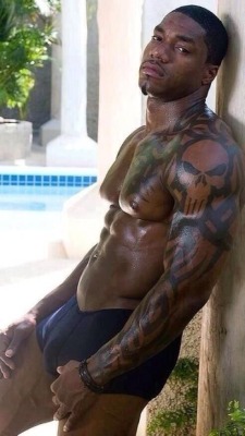 black-daddylover:  God yes  Yes gawd Assasin so hot