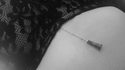 miniature-minx:  kittenava:  lazy Sunday needles log 20.11.16  Black and white because hiding my atrocious carpet.  Second needle practice using self as human pin cushion, torso and inner thigh. Started on torso before realising this would limit movement,