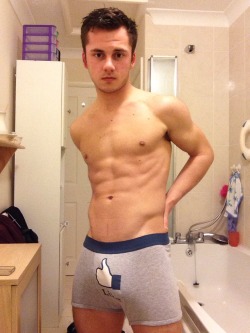 brentwalker092:  mybritsinboxers:  luke from norwich showing off  I would like to give him my “like” :)