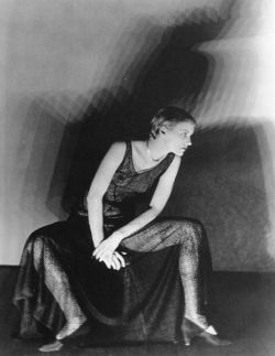 hauntedbystorytelling:   Man Ray :: Lee Miller, 1929  / source: La Petite Melancolie via here  more [+] Lee Miller’s  /  more [+] Man Ray’s    