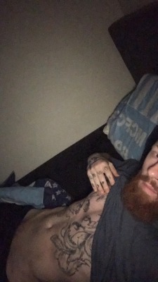 theonlycelebbaiter:  Hot ginger chef gets horny at night! 34 from Manchester!  Baited for a customer