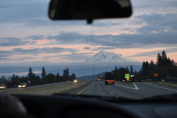 qoax:  weirhd:  caelux:  nickchives:   This was my exact view about 2 years back.  I was driving home from Sasquatch, it was 7am, my friend was asleep and Bon Iver was over the radio.  One of those life moments.   when im older i want to have memories
