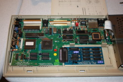prostata:  L’interno di un rarissimo Commodore 65 (di Bo Zimmerman)  &hellip; sembra ieri