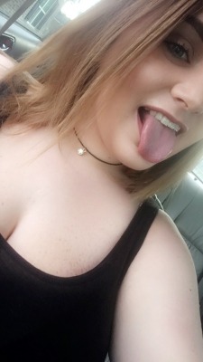 sluttyprincessss:  Reblog if you want to ruin my face 💕😋 message me  Unf I&rsquo;d love to finish on these tits and face