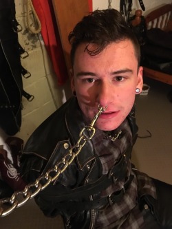 jamesbondagesx: Repeat repeat offender restrained for punishment haircut, locked in headcage, leash attached to pig ring, stripped to rubber and forced to lick my boots 
