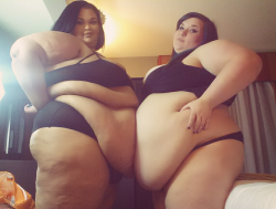 garyplv:  ssbbwkiyomi:  #ssbbw #feedee #hugebelly #ssbbwporn #bbwporn #ssbbwbelly  sooo much belly!   √  Yes please