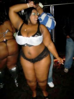 thickerisbetter:  BBW Crystal Clear….I need to be in that club.