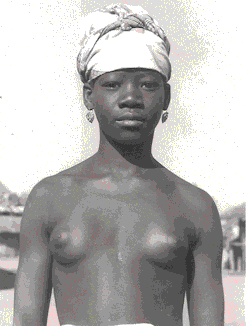 Bissau Guinean woman, via Histórias da Guiné.