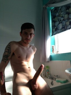bigbroth4u:  I’d like to watch this guy suck his own cock while he rides mine. It would really turn me on.  Think YOU can turn me on? Show me! Find @bigbroth4u on Twitter for even more sexy shenanigans. Like this blog? Please rate it at BestMaleBlogs!