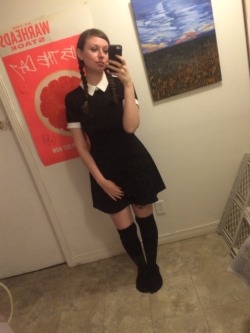 liz-purrr:  My Halloween plans got cancelled so I dressed up anyways to try to make myself feel better. It didnâ€™t work, but I make a cute Wednesday Addams. 